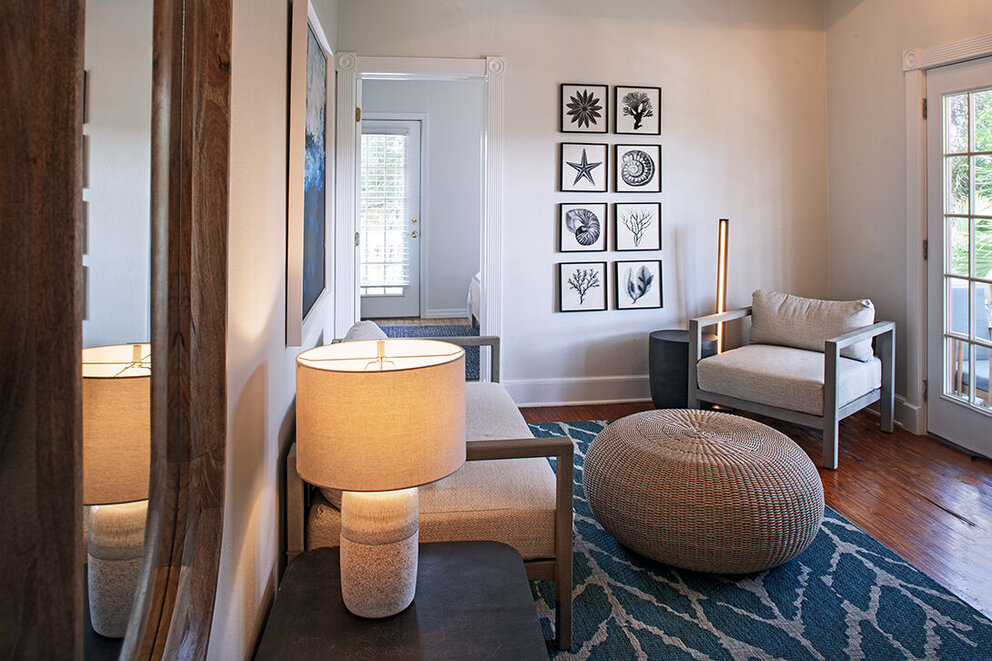 Common Area for three room rental